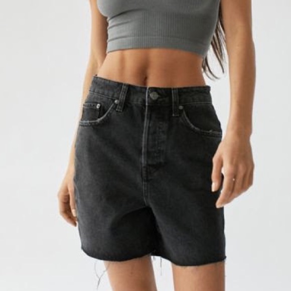 Urban Outfitters BDG ‘90s Denim Short - Picture 1 of 8